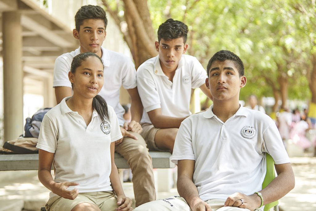 Pies Descalsos 205 Karen Abudinen Pies Descalsos_205