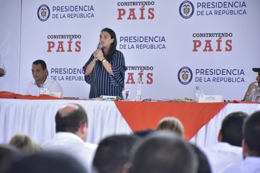 karen construyendo 3 Karen Abudinen