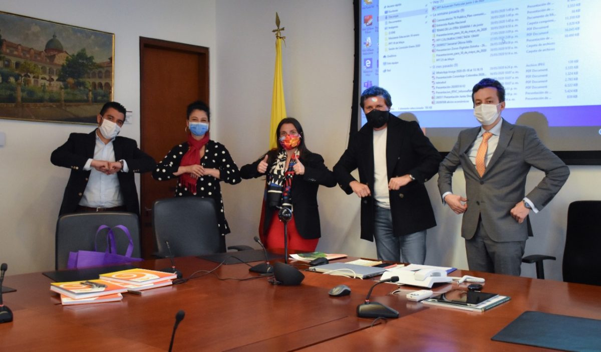 Más TV pública para unir a las familias